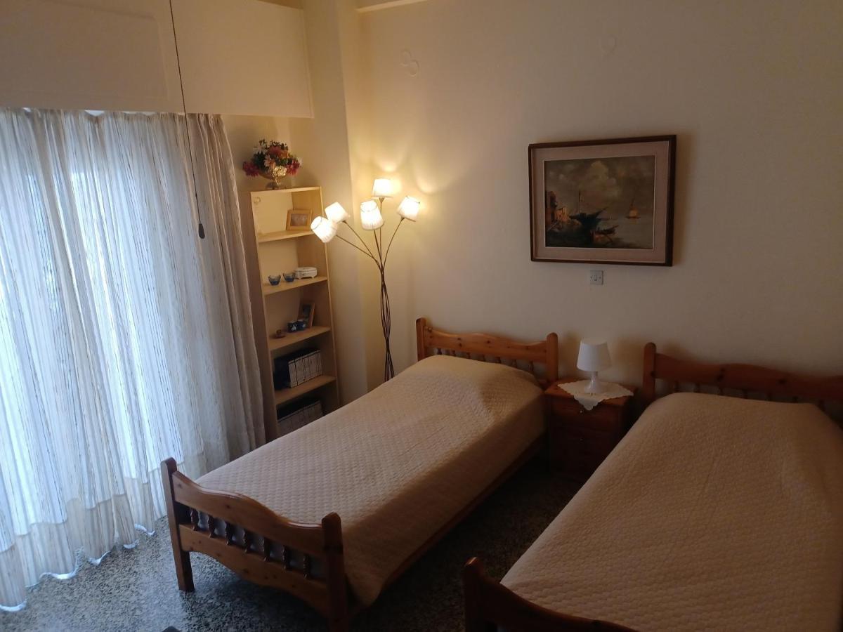 Seaside Family Apartment Loutraki Ngoại thất bức ảnh
