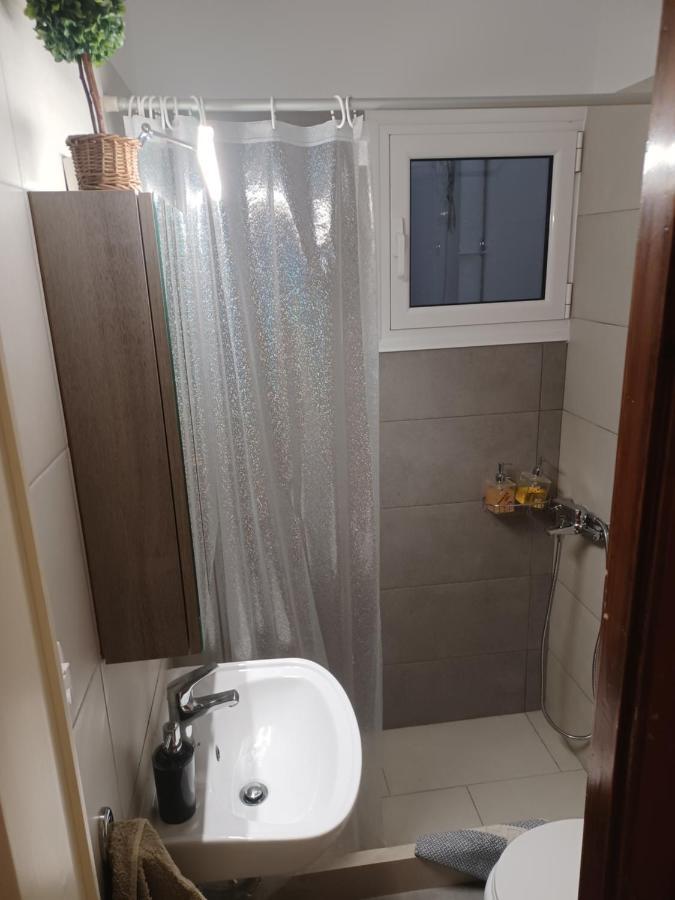 Seaside Family Apartment Loutraki Ngoại thất bức ảnh