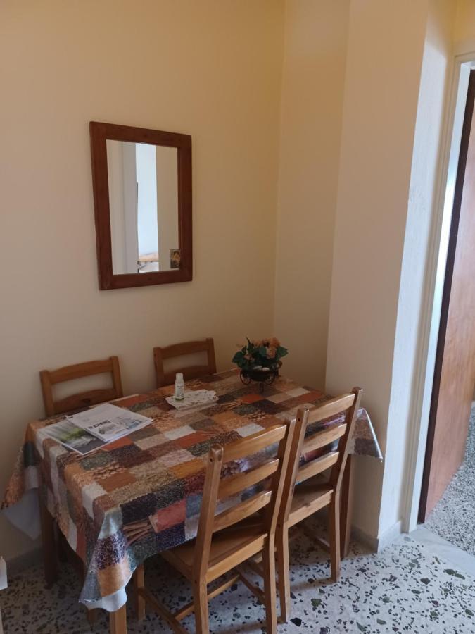 Seaside Family Apartment Loutraki Ngoại thất bức ảnh