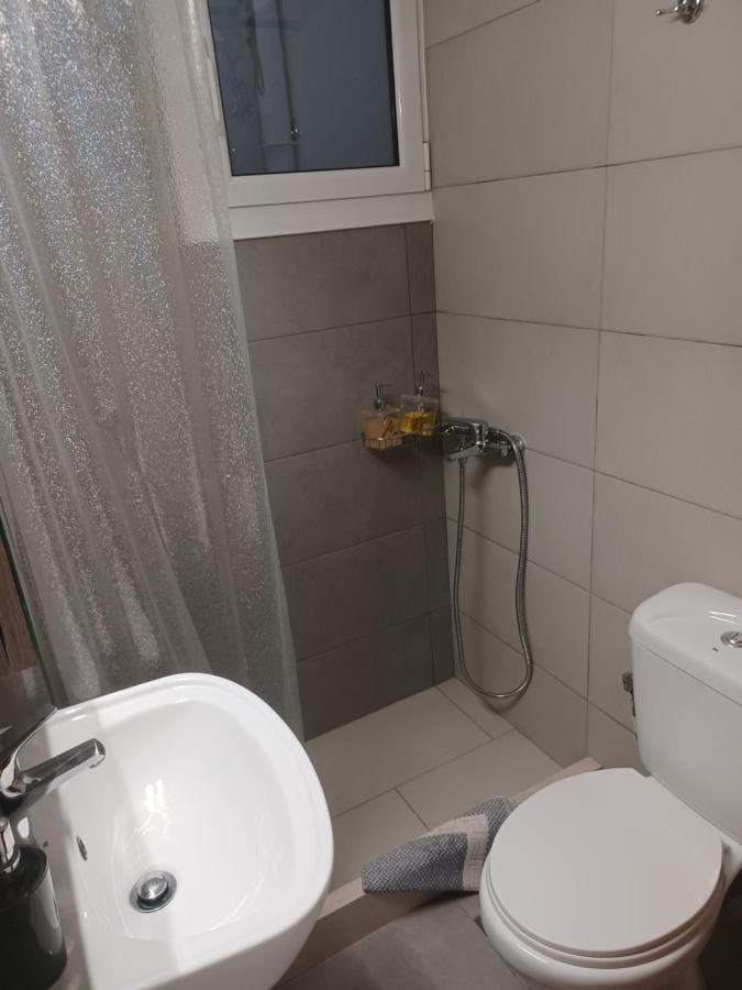 Seaside Family Apartment Loutraki Ngoại thất bức ảnh